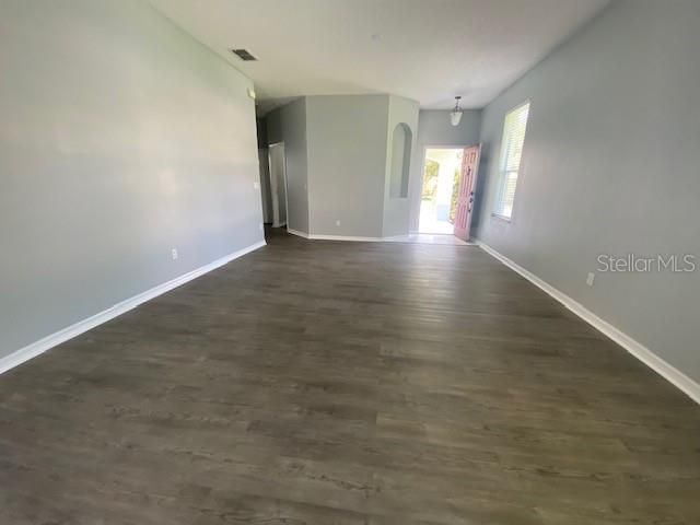 For Rent: $1,900 (2 beds, 2 baths, 1442 Square Feet)