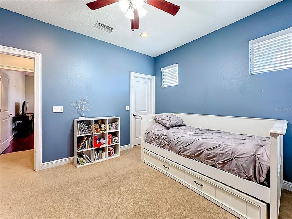 В аренду: $3,800 (4 спален, 3 ванн, 2956 Квадратных фут)