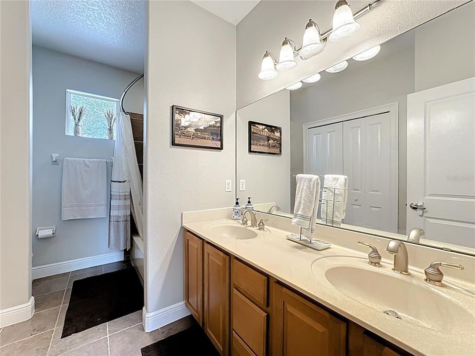 В аренду: $3,800 (4 спален, 3 ванн, 2956 Квадратных фут)