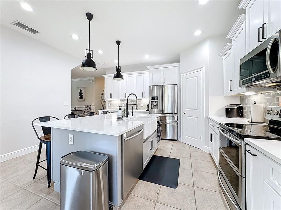 В аренду: $3,800 (4 спален, 3 ванн, 2956 Квадратных фут)