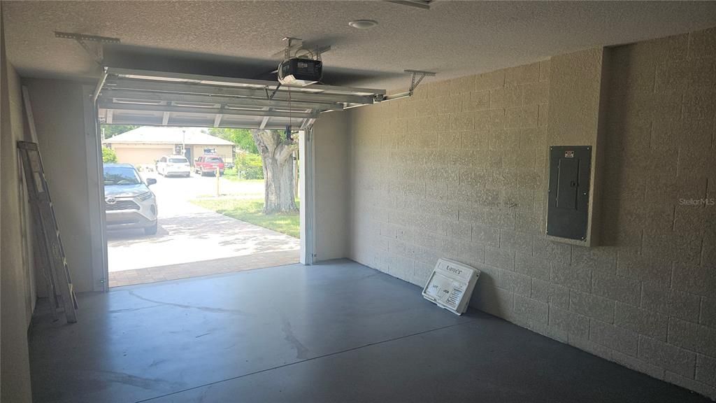 For Sale: $399,000 (3 beds, 2 baths, 1700 Square Feet)