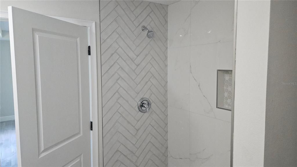 For Sale: $399,000 (3 beds, 2 baths, 1700 Square Feet)