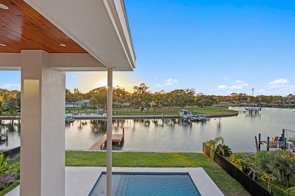 For Sale: $3,695,000 (4 beds, 5 baths, 4556 Square Feet)