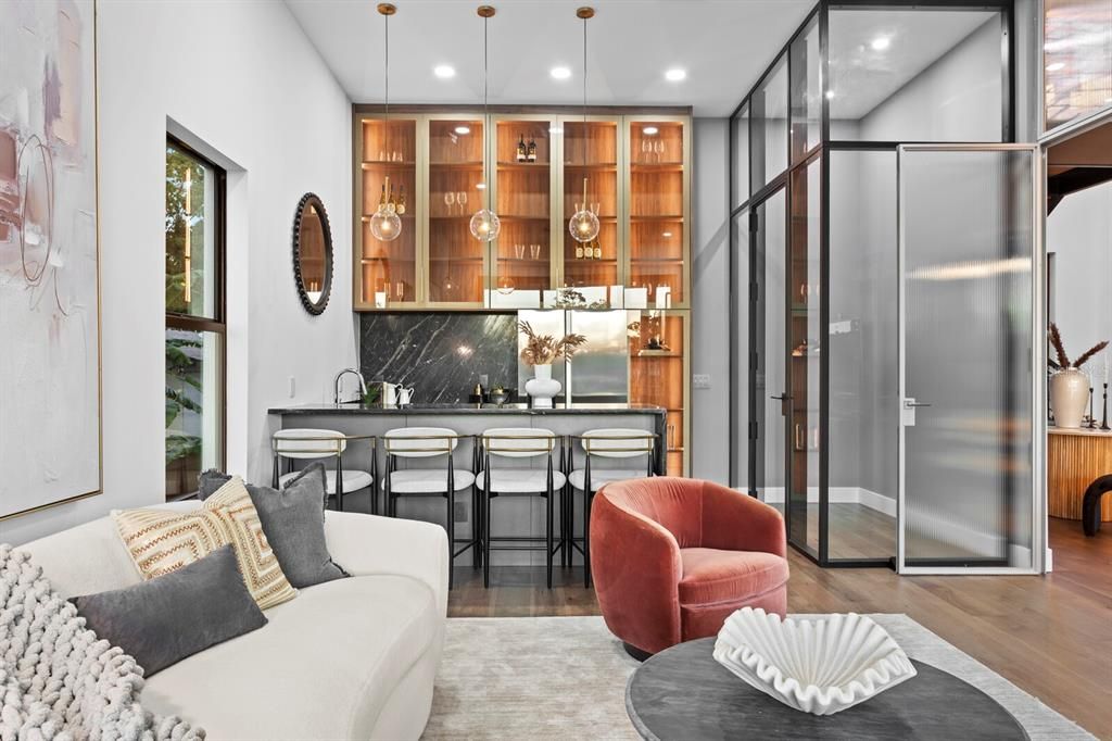 For Sale: $3,695,000 (4 beds, 5 baths, 4556 Square Feet)