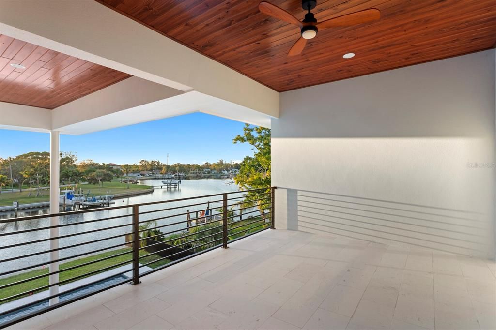 For Sale: $3,695,000 (4 beds, 5 baths, 4556 Square Feet)