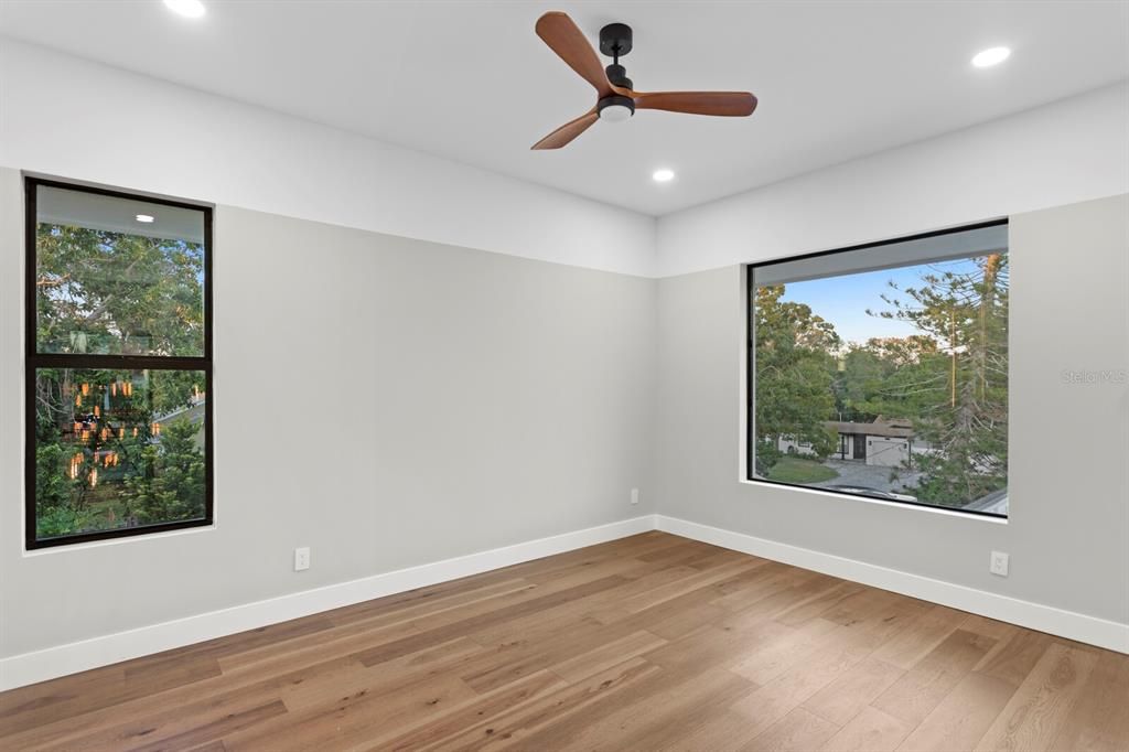 For Sale: $3,695,000 (4 beds, 5 baths, 4556 Square Feet)