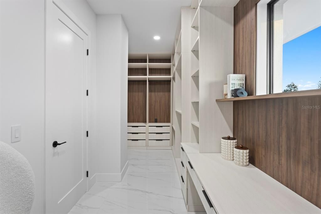 For Sale: $3,695,000 (4 beds, 5 baths, 4556 Square Feet)