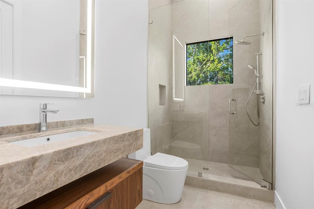 For Sale: $3,695,000 (4 beds, 5 baths, 4556 Square Feet)