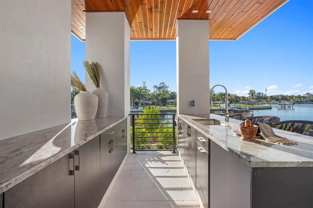 For Sale: $3,695,000 (4 beds, 5 baths, 4556 Square Feet)