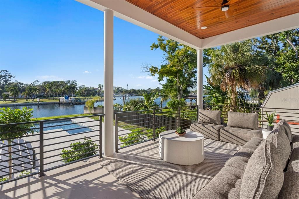 For Sale: $3,695,000 (4 beds, 5 baths, 4556 Square Feet)