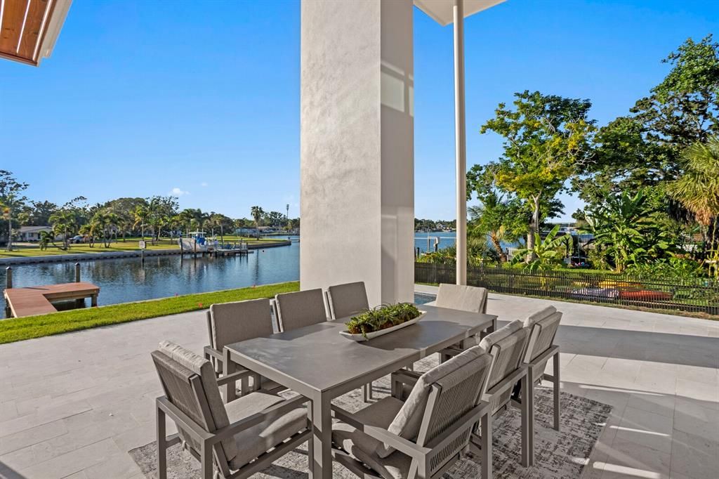 For Sale: $3,695,000 (4 beds, 5 baths, 4556 Square Feet)