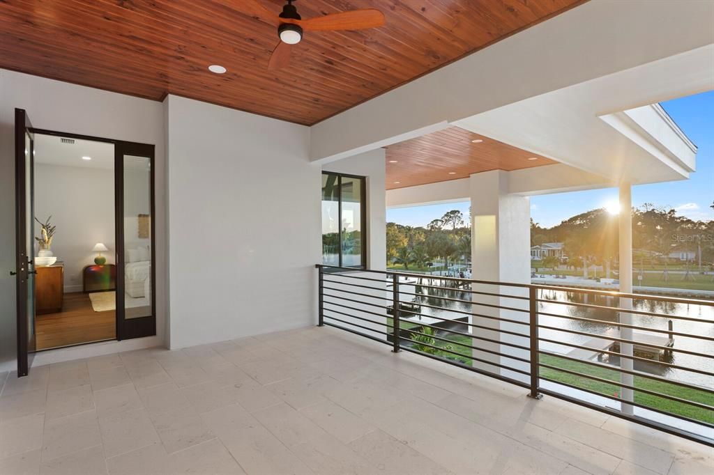 For Sale: $3,695,000 (4 beds, 5 baths, 4556 Square Feet)