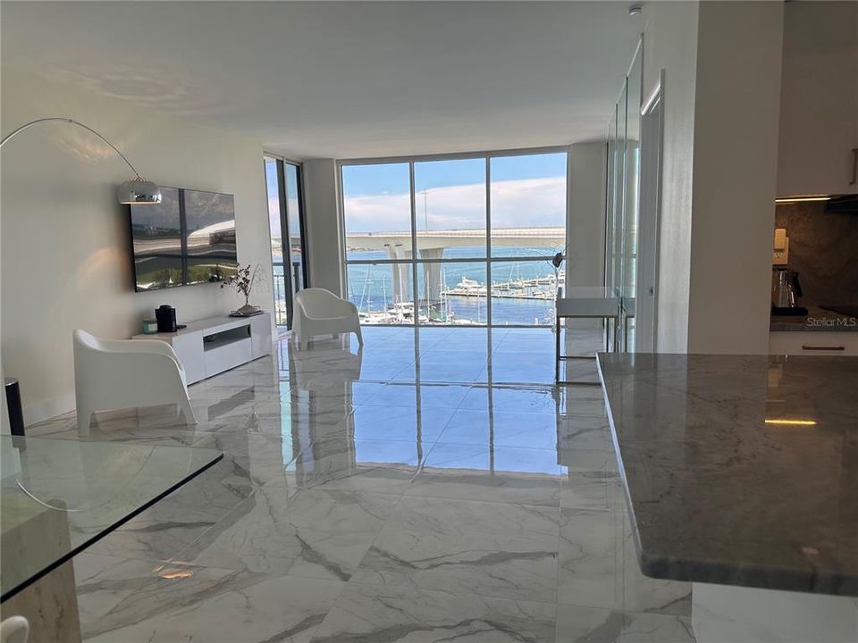 Activo con contrato: $3,750 (2 camas, 2 baños, 1269 Pies cuadrados)