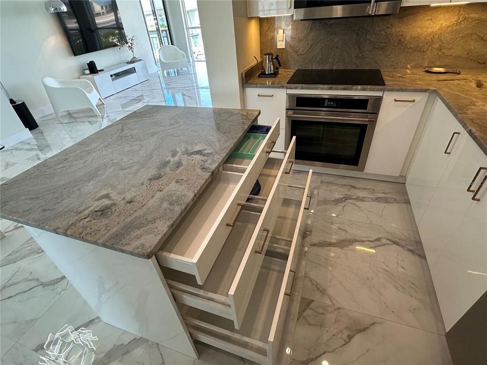 Activo con contrato: $3,750 (2 camas, 2 baños, 1269 Pies cuadrados)