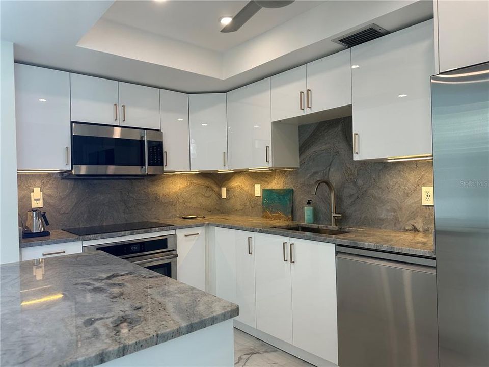 Activo con contrato: $3,750 (2 camas, 2 baños, 1269 Pies cuadrados)