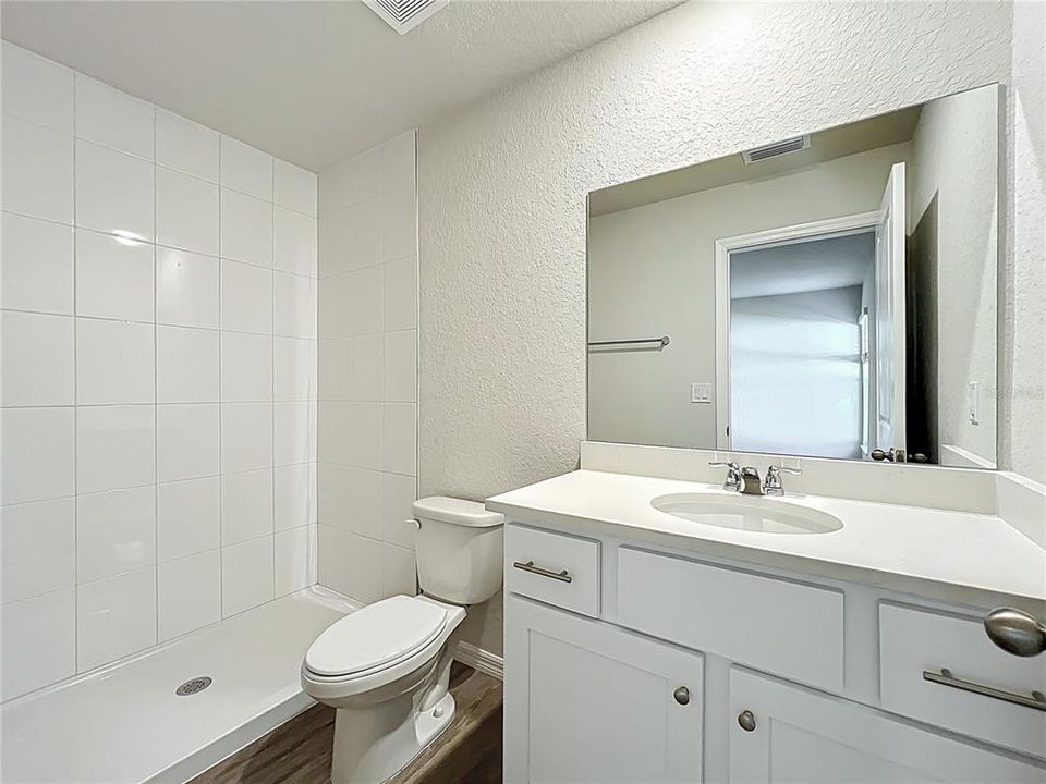 На продажу: $419,900 (4 спален, 0 ванн, 2104 Квадратных фут)