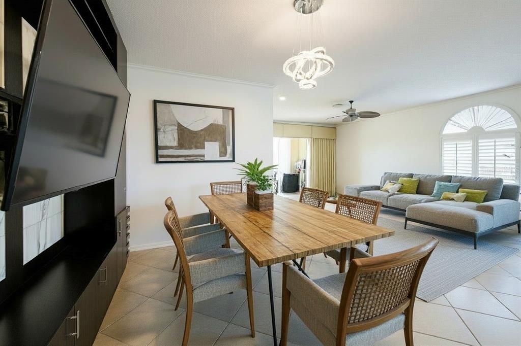 En Venta: $550,000 (3 camas, 2 baños, 1758 Pies cuadrados)