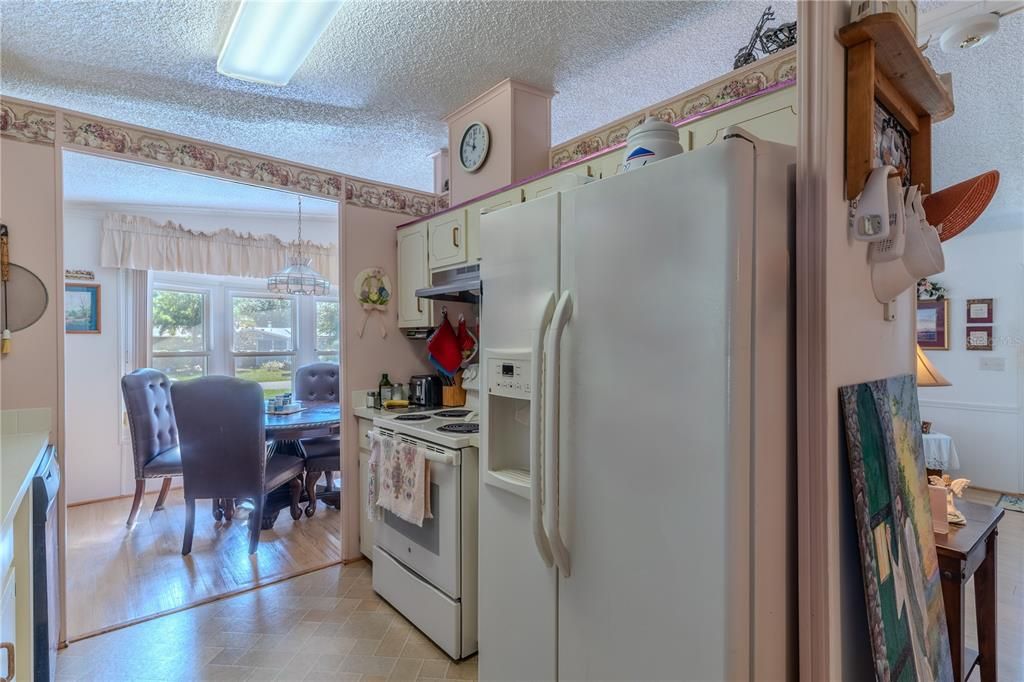 合同活跃: $169,990 (3 贝兹, 2 浴室, 1104 平方英尺)