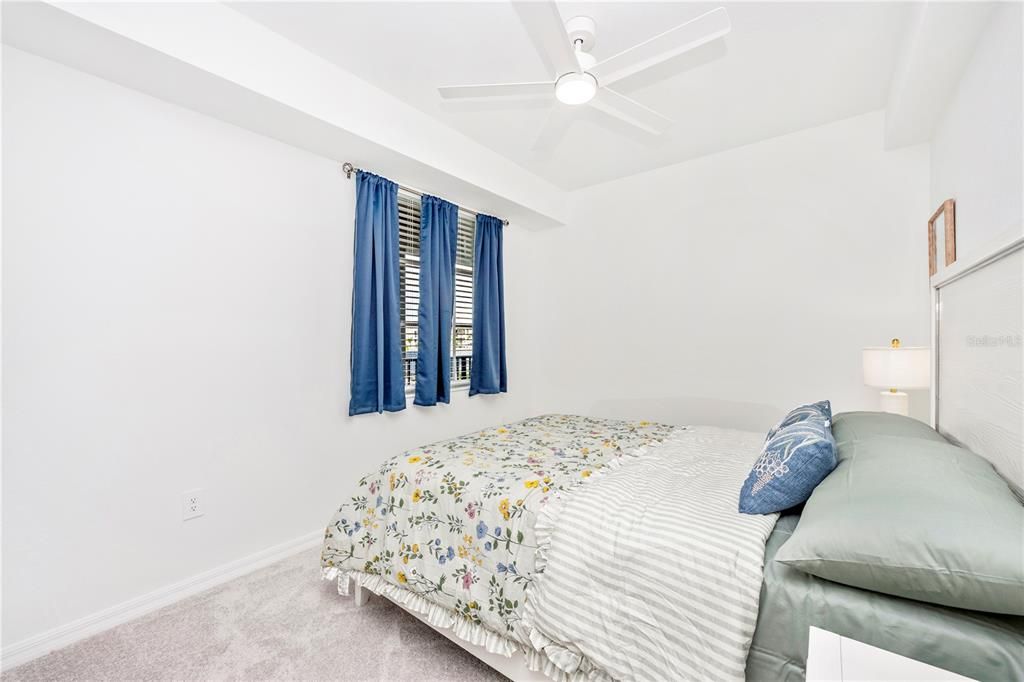 出租: $2,500 (2 贝兹, 2 浴室, 1154 平方英尺)