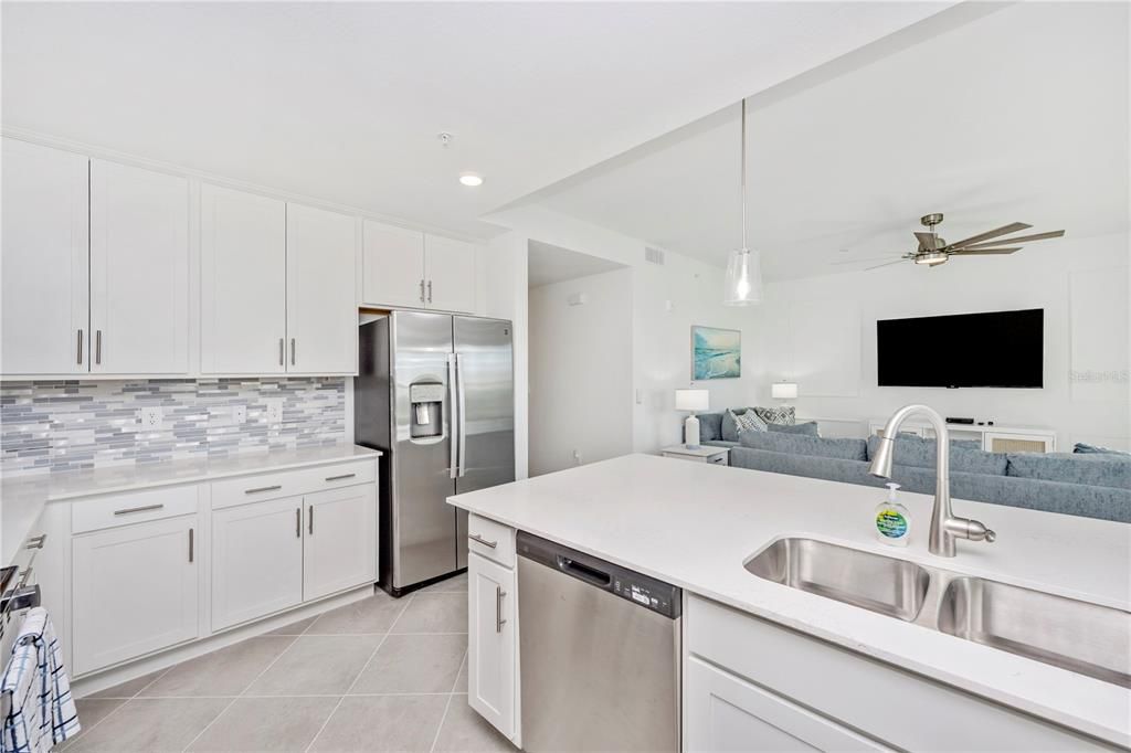 出租: $2,500 (2 贝兹, 2 浴室, 1154 平方英尺)