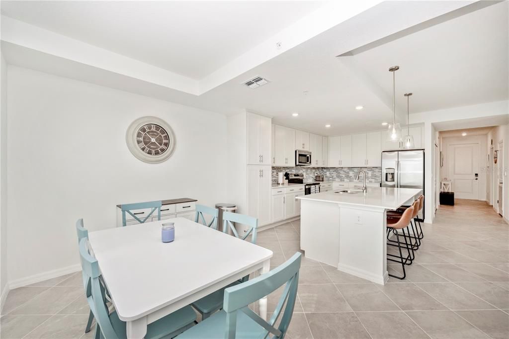 出租: $2,500 (2 贝兹, 2 浴室, 1154 平方英尺)