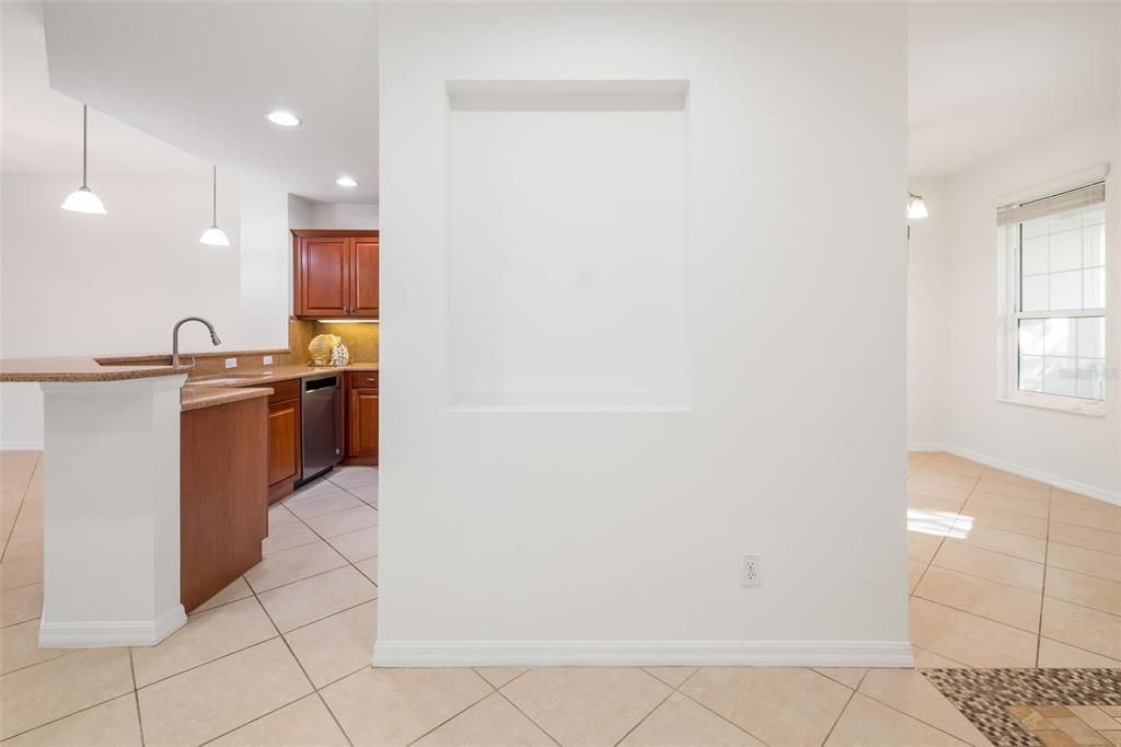 Под контрактом: $265,000 (2 спален, 2 ванн, 1496 Квадратных фут)