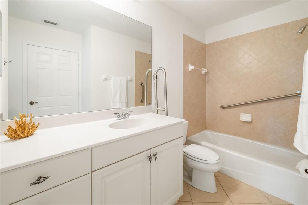 Под контрактом: $265,000 (2 спален, 2 ванн, 1496 Квадратных фут)