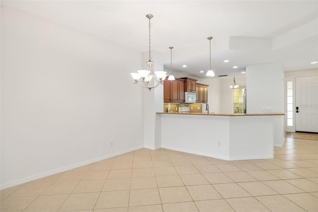 Под контрактом: $265,000 (2 спален, 2 ванн, 1496 Квадратных фут)