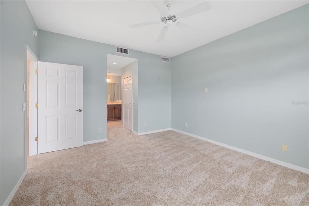 Под контрактом: $265,000 (2 спален, 2 ванн, 1496 Квадратных фут)