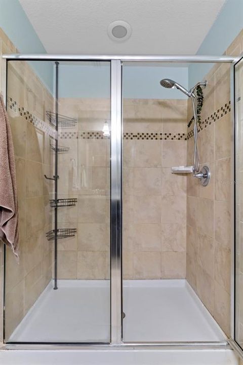 Под контрактом: $210,000 (2 спален, 2 ванн, 1320 Квадратных фут)