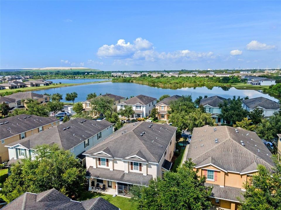 Под контрактом: $210,000 (2 спален, 2 ванн, 1320 Квадратных фут)