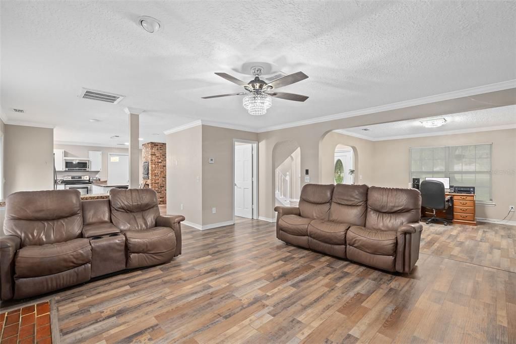 Active With Contract: $725,000 (4 beds, 2 baths, 2904 Square Feet)