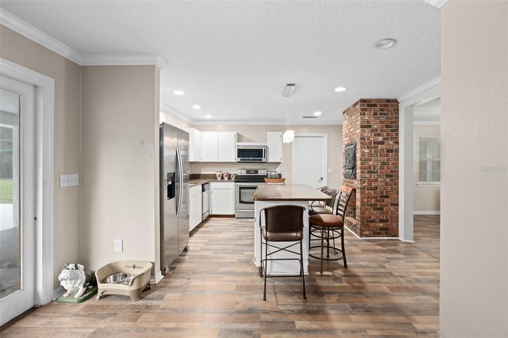 Active With Contract: $725,000 (4 beds, 2 baths, 2904 Square Feet)