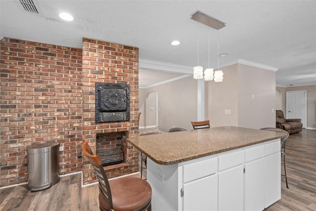 Active With Contract: $725,000 (4 beds, 2 baths, 2904 Square Feet)