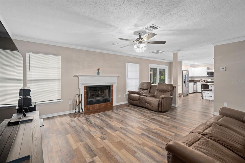 Active With Contract: $725,000 (4 beds, 2 baths, 2904 Square Feet)