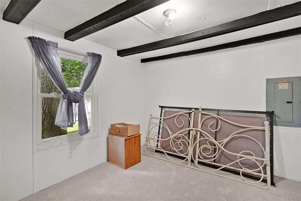 For Sale: $164,000 (3 beds, 2 baths, 1040 Square Feet)