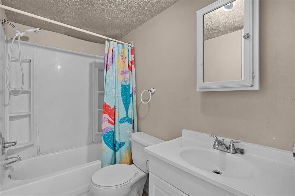 For Sale: $164,000 (3 beds, 2 baths, 1040 Square Feet)