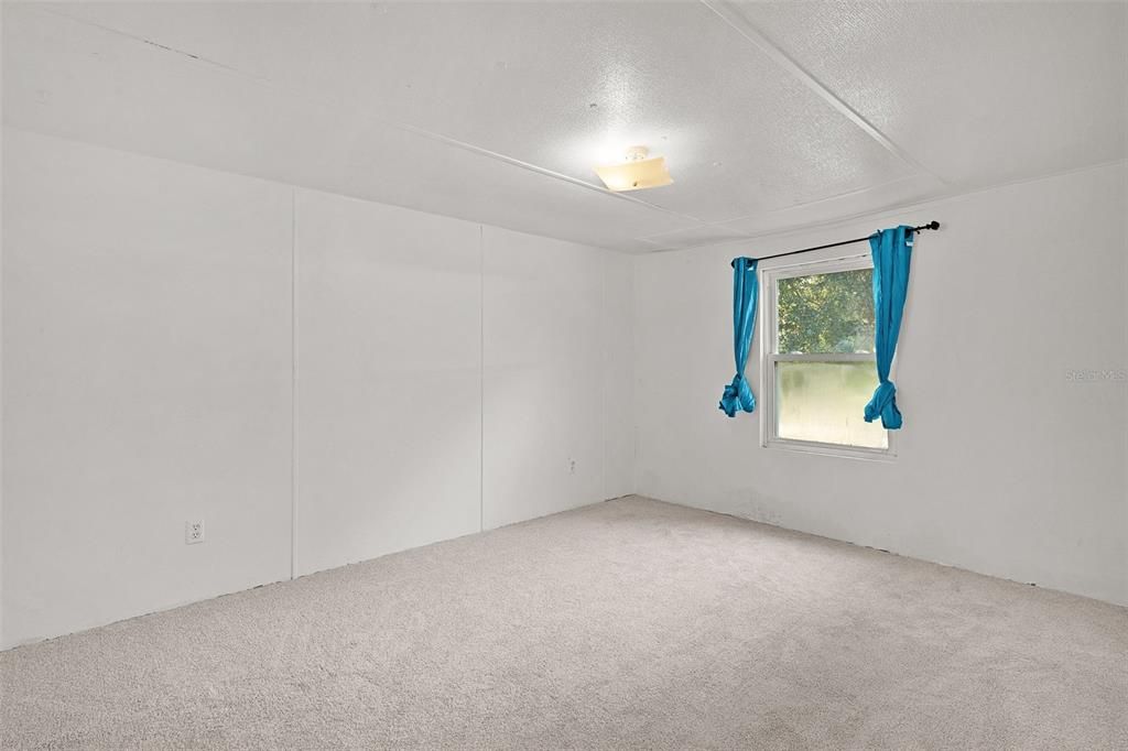 For Sale: $164,000 (3 beds, 2 baths, 1040 Square Feet)