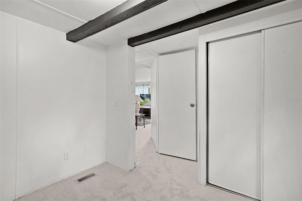 For Sale: $164,000 (3 beds, 2 baths, 1040 Square Feet)