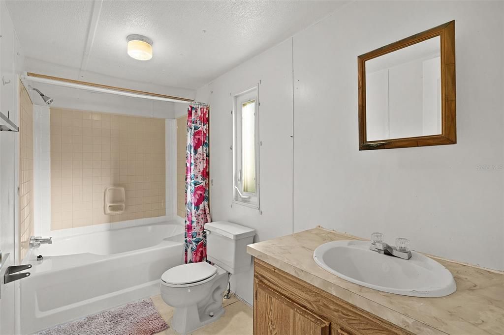 For Sale: $164,000 (3 beds, 2 baths, 1040 Square Feet)