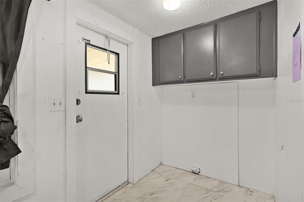 For Sale: $164,000 (3 beds, 2 baths, 1040 Square Feet)