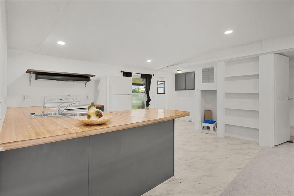 For Sale: $164,000 (3 beds, 2 baths, 1040 Square Feet)