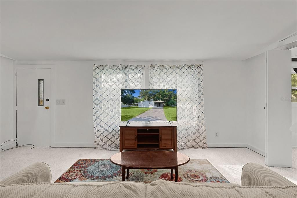 For Sale: $164,000 (3 beds, 2 baths, 1040 Square Feet)