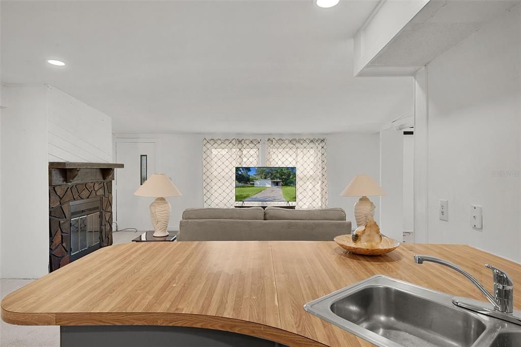 For Sale: $164,000 (3 beds, 2 baths, 1040 Square Feet)