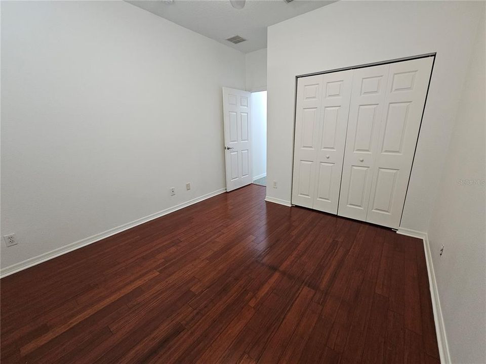 Под контрактом: $2,400 (3 спален, 2 ванн, 1830 Квадратных фут)