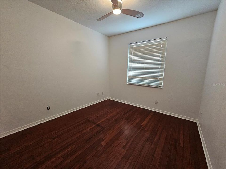 Под контрактом: $2,400 (3 спален, 2 ванн, 1830 Квадратных фут)