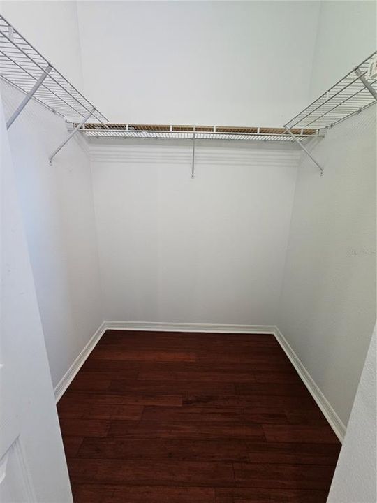 Под контрактом: $2,400 (3 спален, 2 ванн, 1830 Квадратных фут)