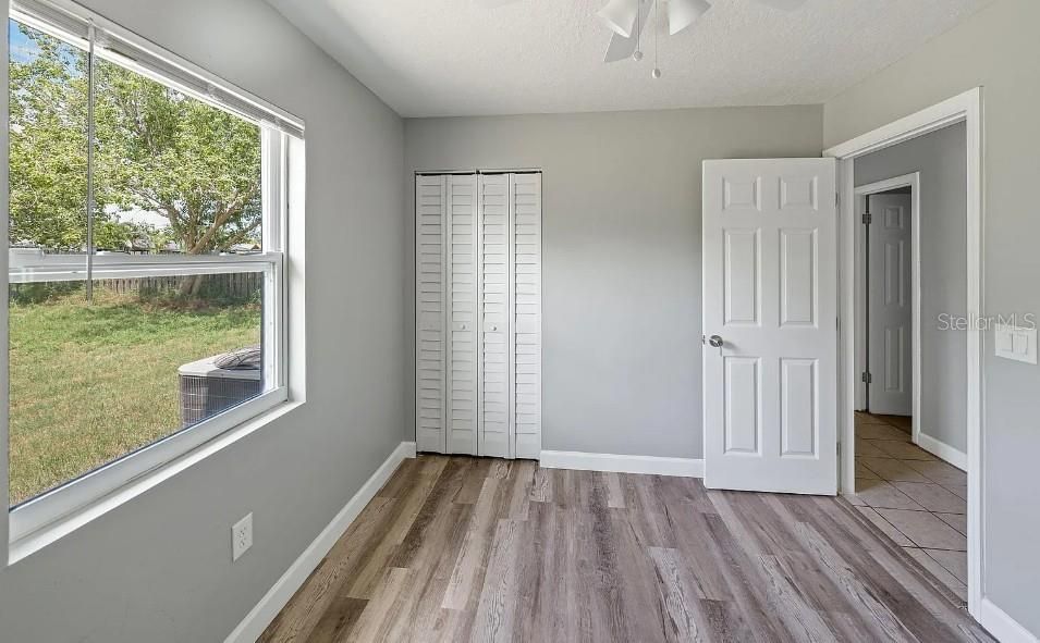 На продажу: $290,000 (4 спален, 2 ванн, 1192 Квадратных фут)