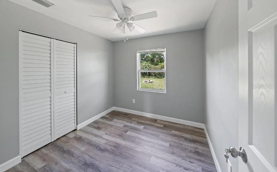 На продажу: $290,000 (4 спален, 2 ванн, 1192 Квадратных фут)