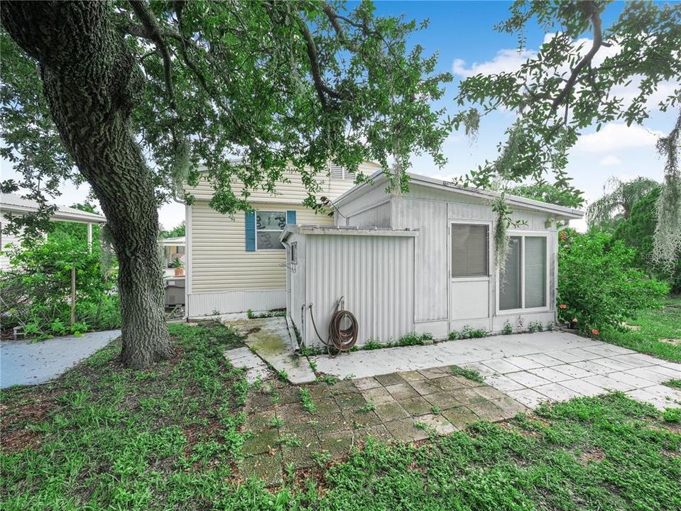 待售: $95,000 (1 贝兹, 1 浴室, 732 平方英尺)